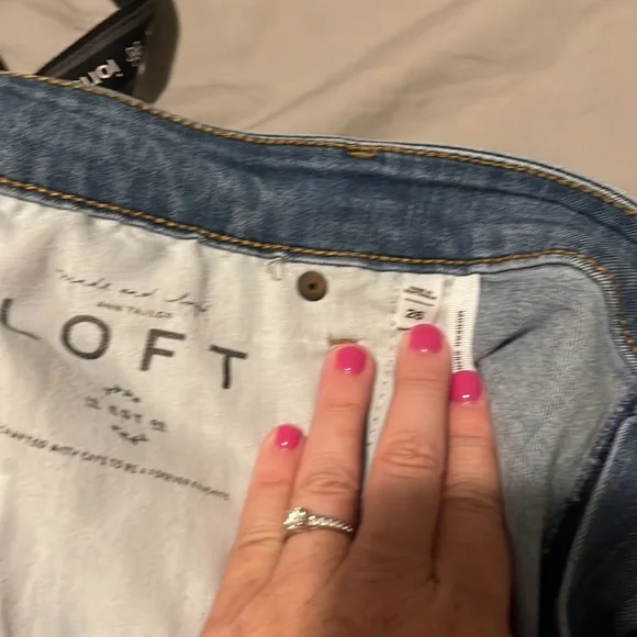 Loft Plus Distressed Jeans size 26 - Picture 4 of 4